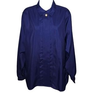 TR Bentley Vintage Center Brooch Collared Button Down Long Sleeve Top